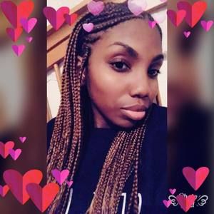 Meet your Posher, Claudia